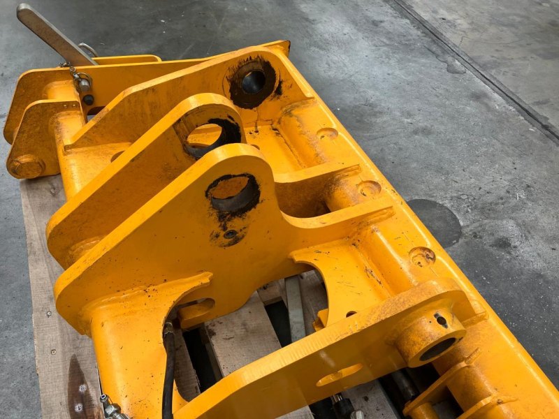 Adapter JCB Anbaugeräte Q-Fit Aufnahme hydr. Verriegelung