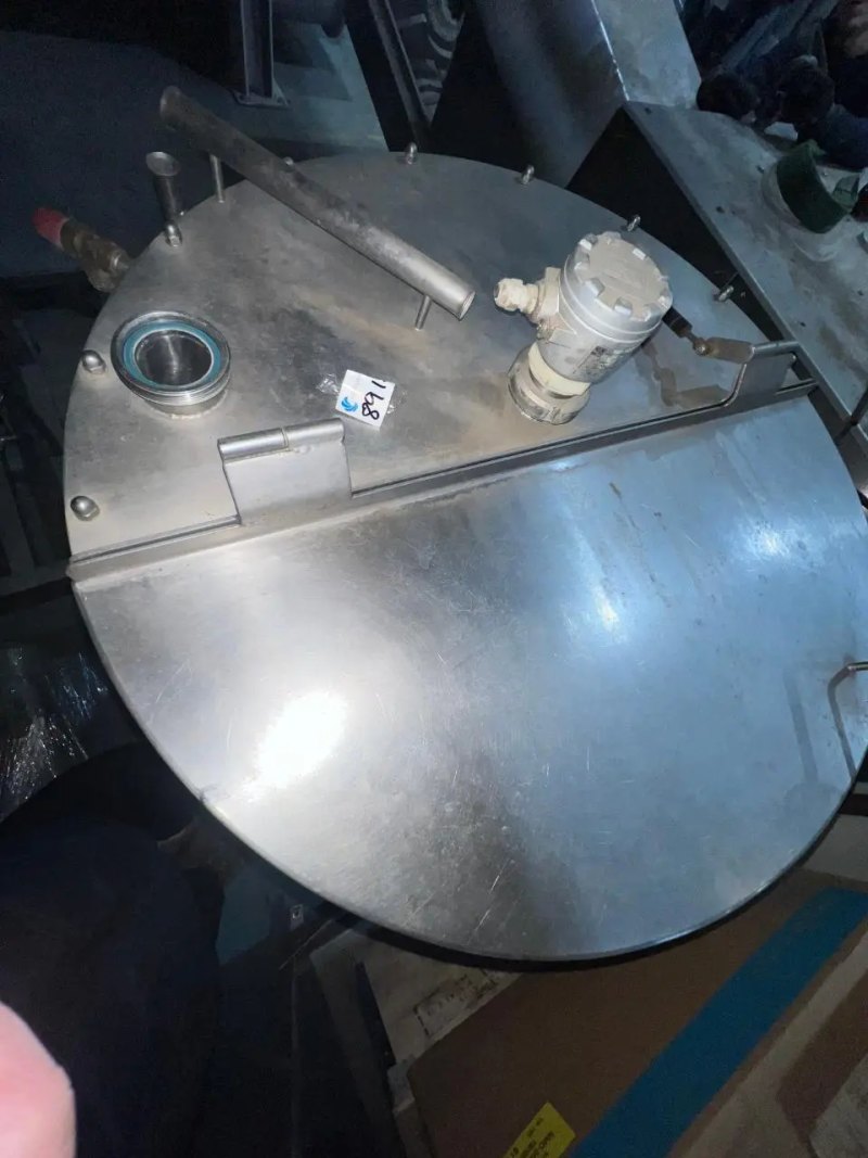 STAINLESS STEEL TANK 300 LITERS