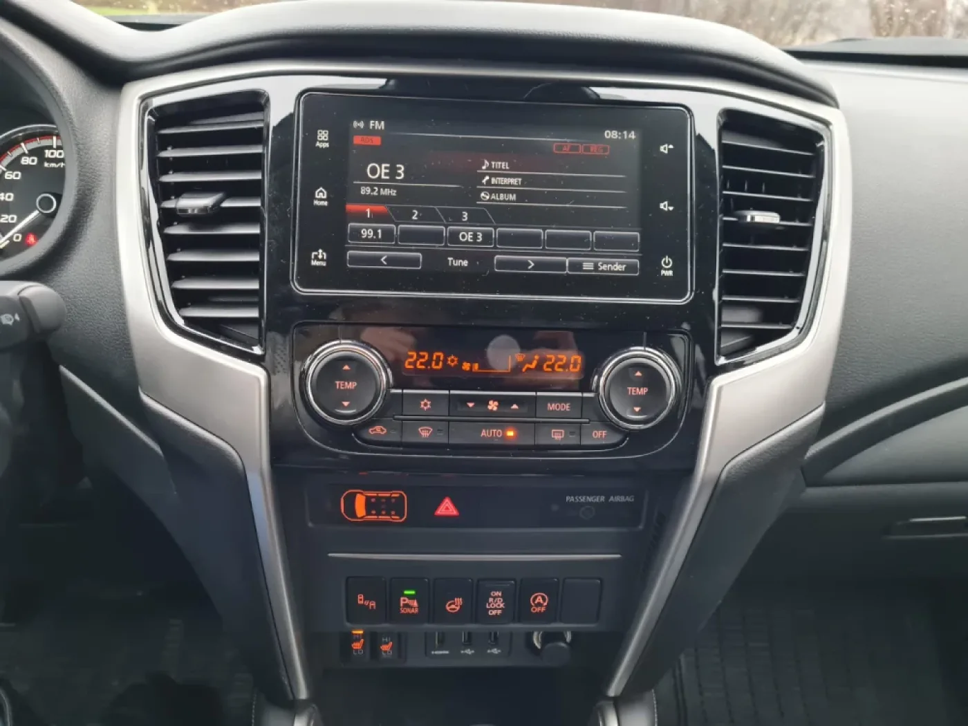 Mitsubishi - L 200 - 8