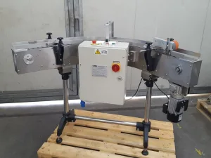 NASTRO TRASPORTATORE CURVO A 90° MOTORIZZATO CON VARIATORE DI VELOCITA’ NERI – MOD. NTC