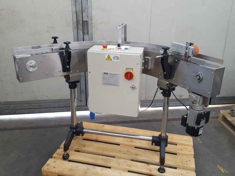 NASTRO TRASPORTATORE CURVO A 90° MOTORIZZATO CON VARIATORE DI VELOCITA’ NERI – MOD. NTC