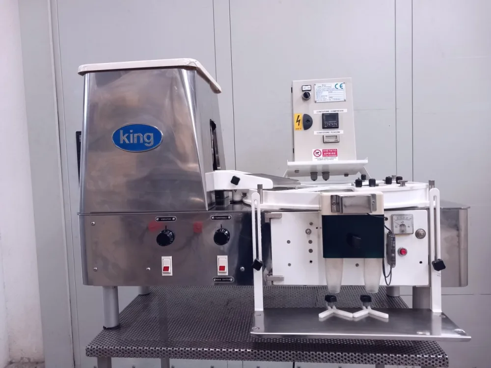 CONTATRICE SEMI-AUTOMATICA PER COMPRESSE E CAPSULE – KING – MOD. TB4