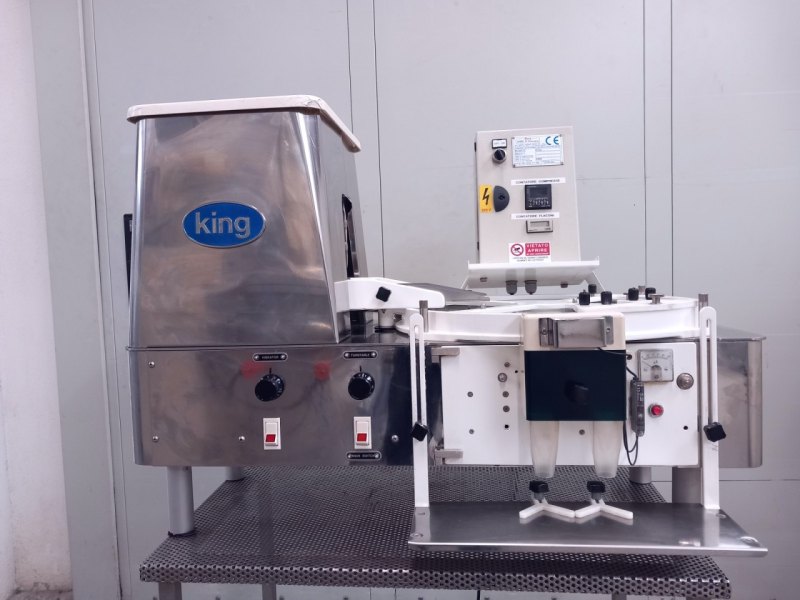 CONTATRICE SEMI-AUTOMATICA PER COMPRESSE E CAPSULE – KING – MOD. TB4