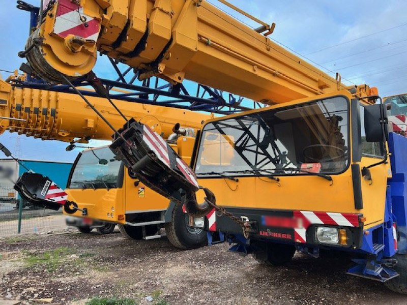Liebherr LTM 1055-3.2 Mobile Crane