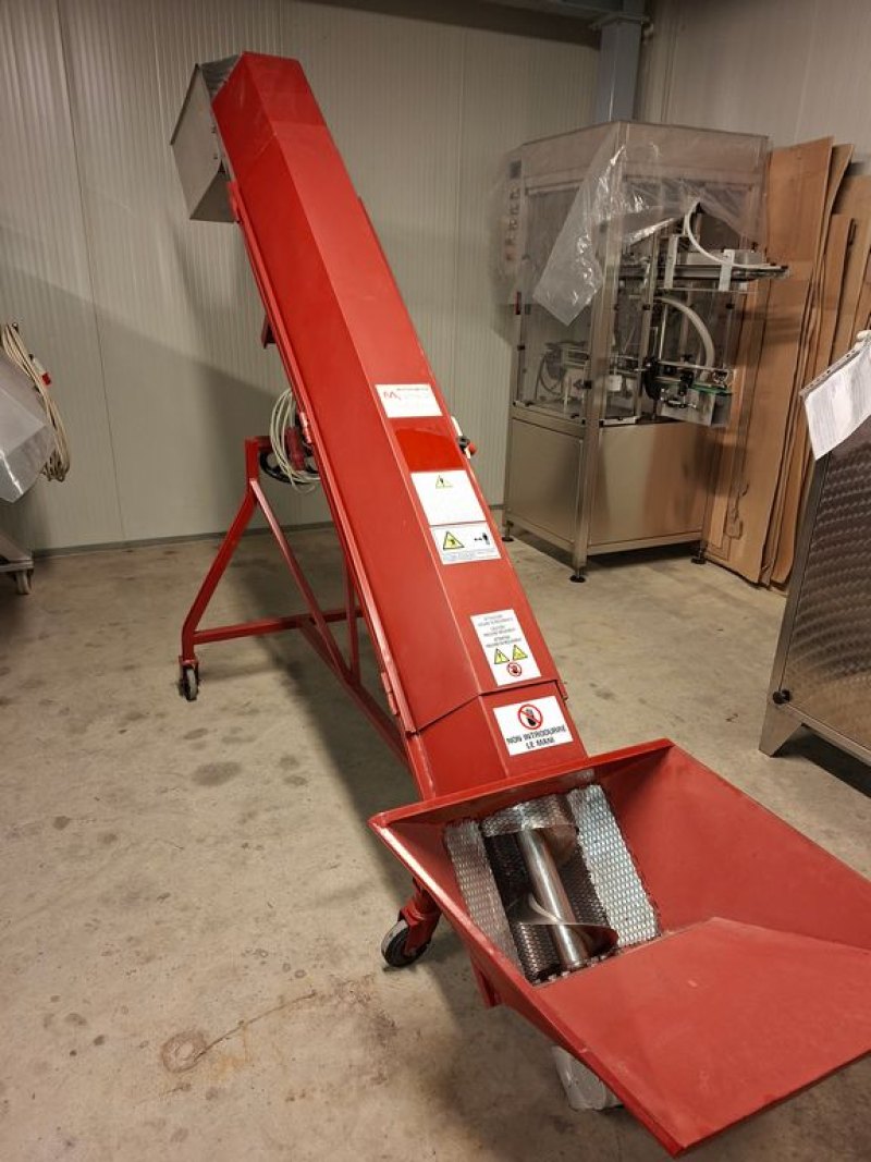 BELT ELEVATOR/ DRAWERS WITH GEAR MOTOR FOR ROTATION OF THE SCREW AND LOADING HOPPER, SECOND HAND EQUIPMENT