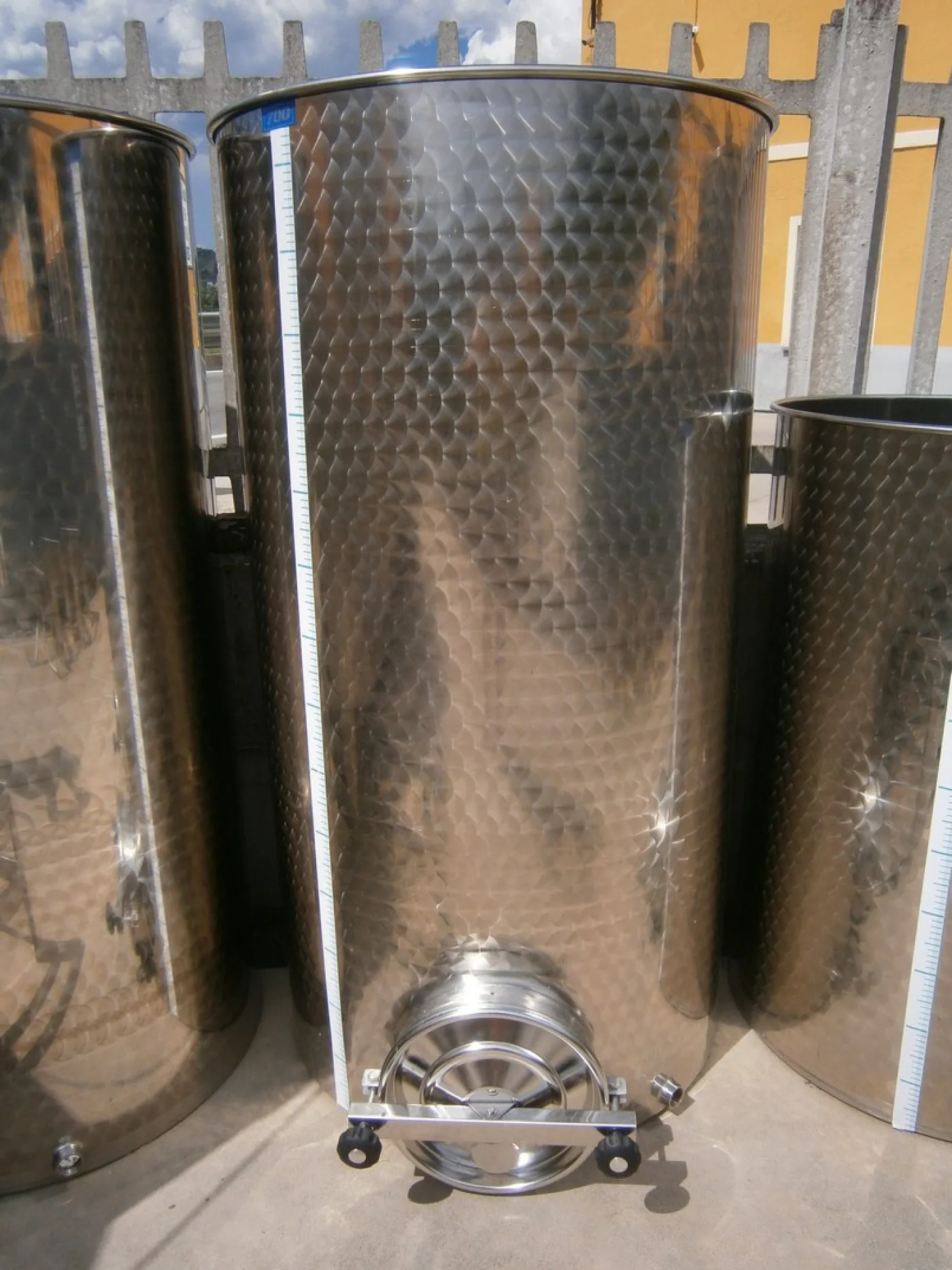 STAINLESS STEEL TANKS CAPACITY LITERS 700, PNEUMATIC FLOATING LID FLAT BOTTOM NEW EQUIPMENT - 1