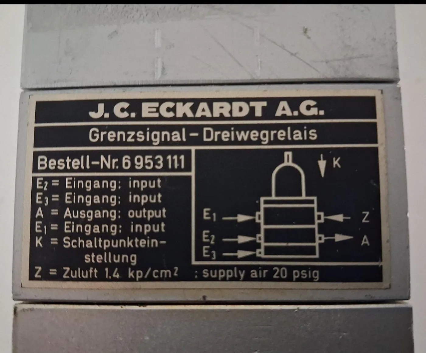 J.C. Eckardt A.G. Grenzsignal-Dreivergleichsrelais Best.-Nr. 6 953 111 - 5