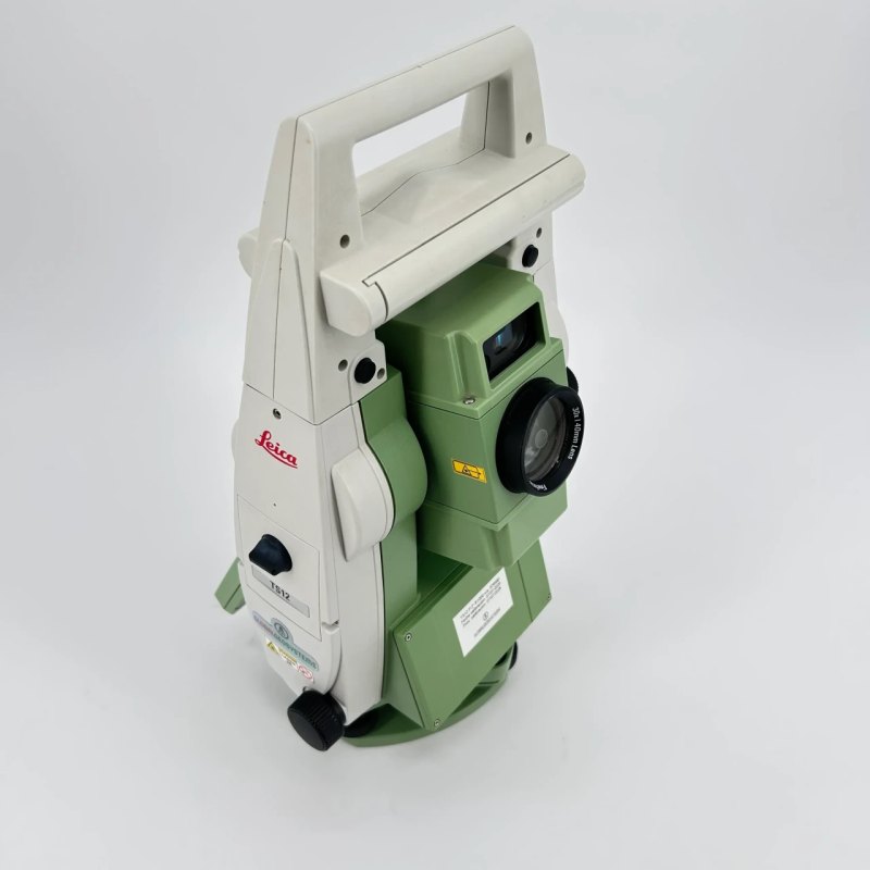 Leica TS12 P 2″ R1000 con CS15
