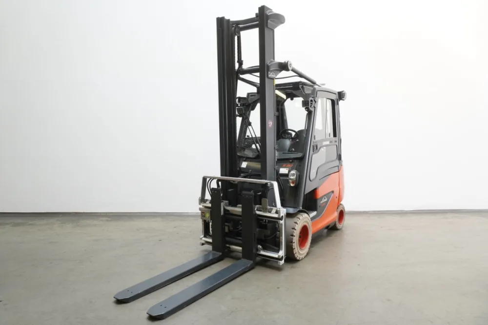 Frontstapler Linde E 30/600 H 387 (2011)