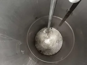 USED STAINLESS STEEL TANK 2500 LITERS