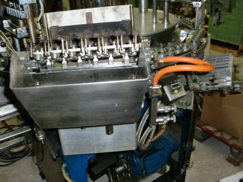 USED MARZOCCHI L4 AMPOULE FILLING AND CLOSING MACHINE