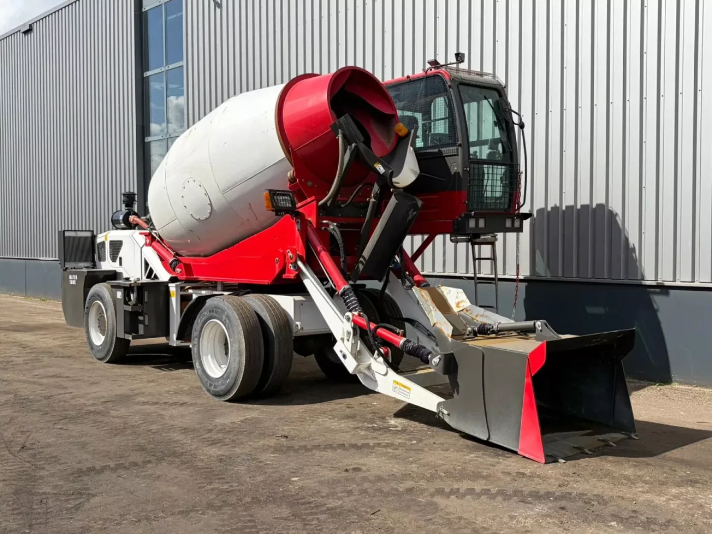 Minrui 4M3 Self Loading Concrete Mixer 4×4 - 7