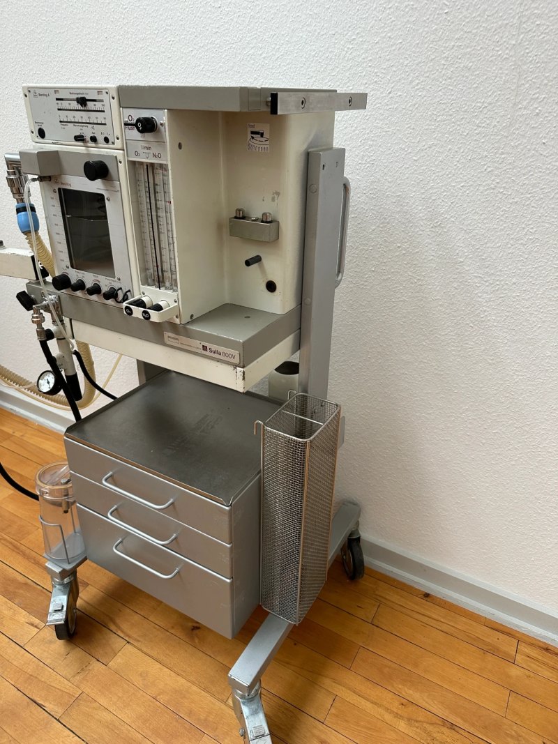 Dräger Sulla 800 V Narkosebeatmungsgerät