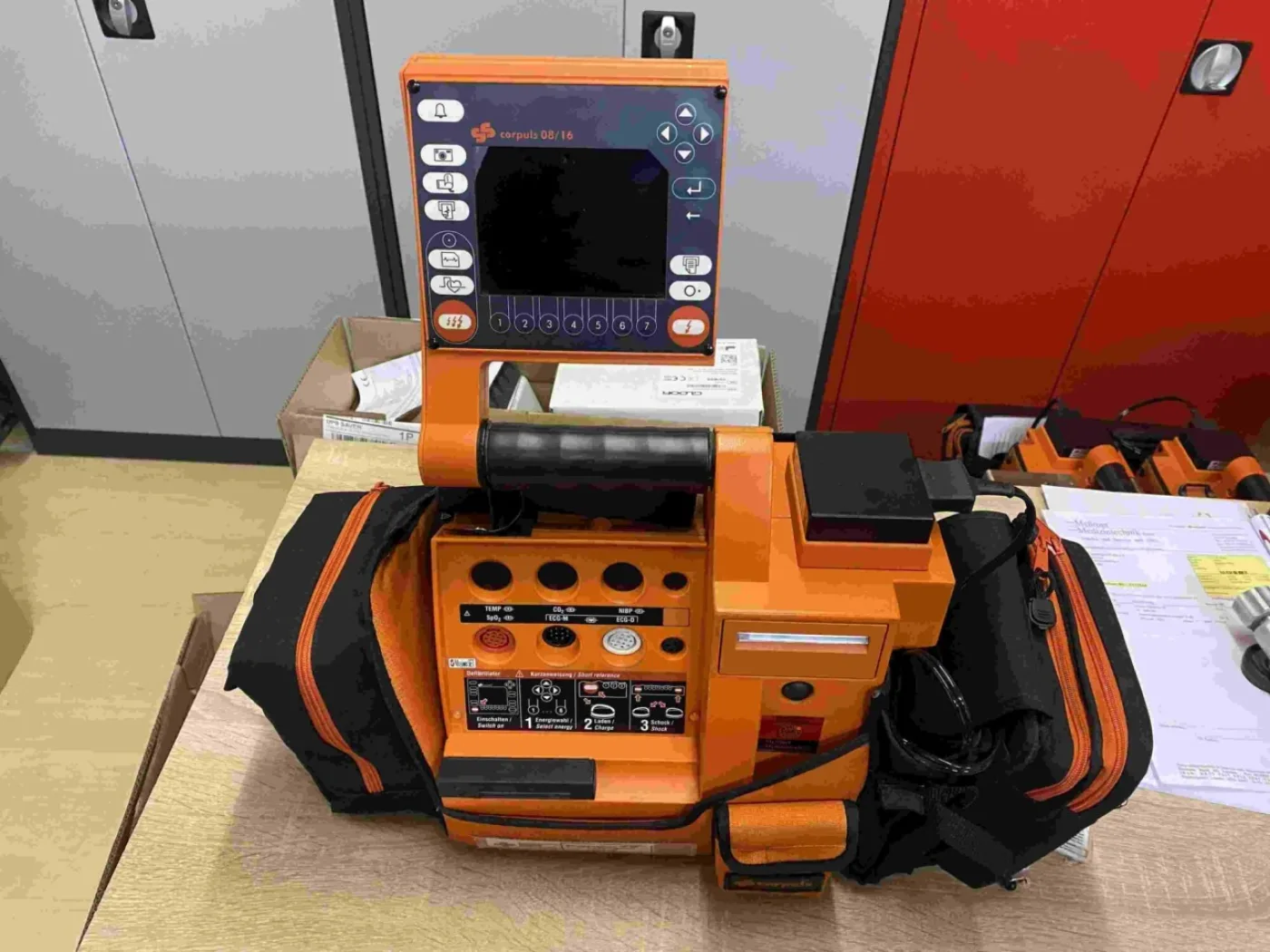 0816 Defibrillator (Gebraucht, sehr gut) - 4