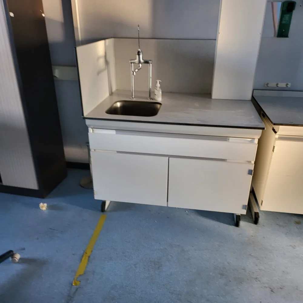 2061 - Used S+B Laboratory sink (124 cm)