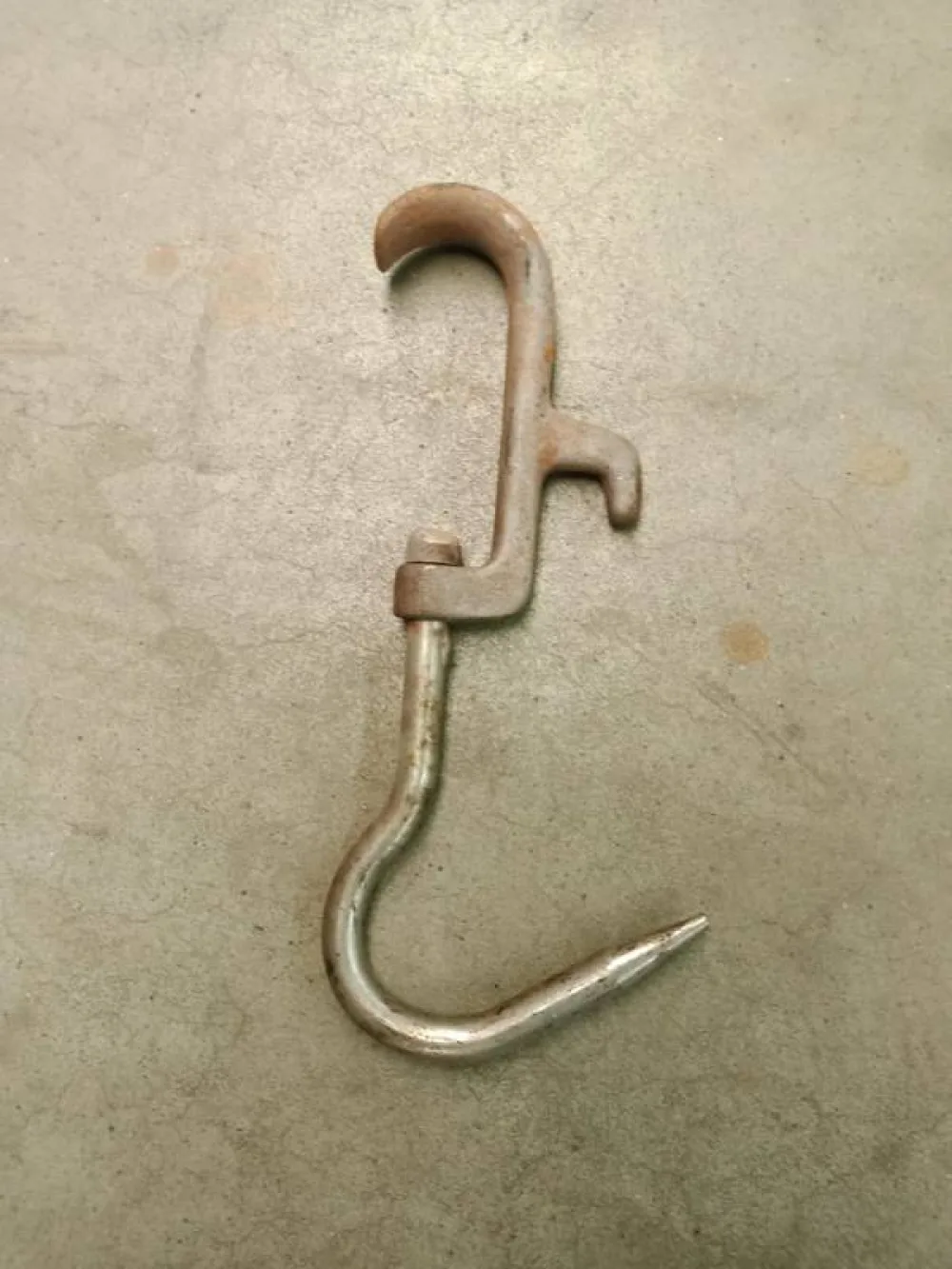 Hooks slaughter slide