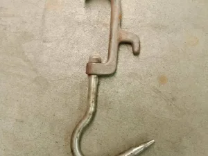 Hooks slaughter slide