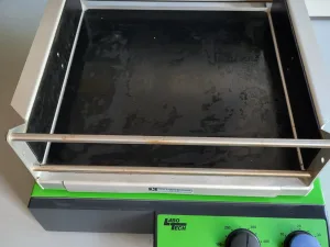 2532 - Used Labotech RS 300 shaker