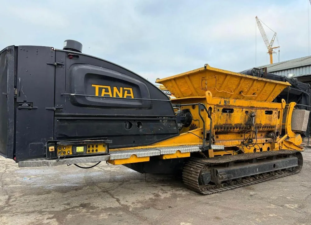 2016 TANA Shark 440DT Slow Speed Shredder