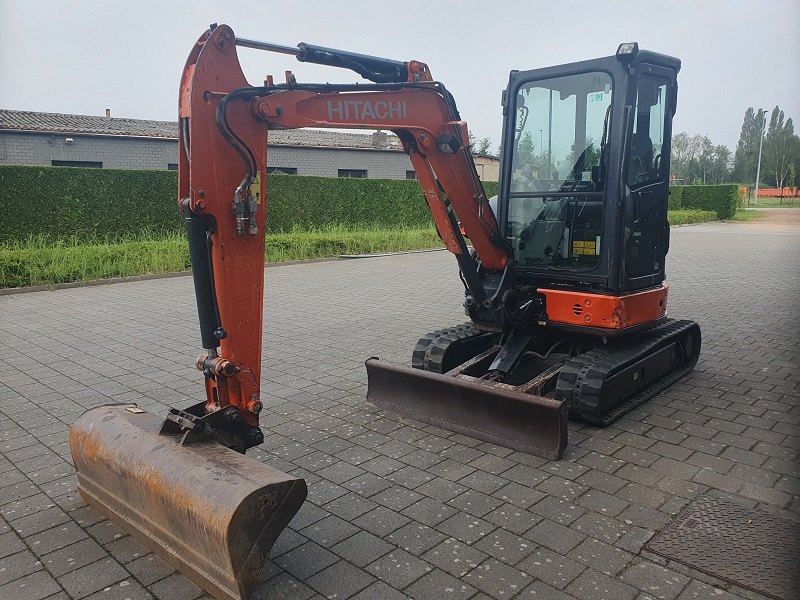 Hitachi ZX33U -5A CLR .