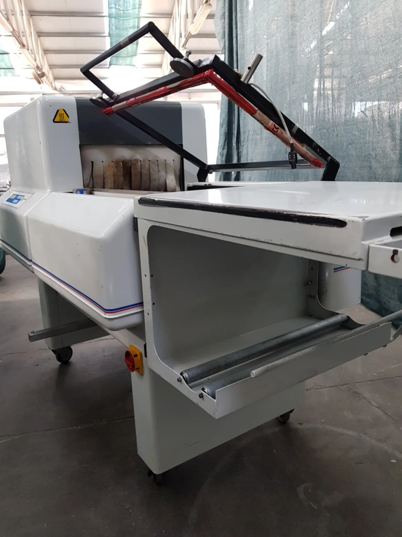 CONFEZIONATRICE ANGOLARE CON TUNNEL – ROBOPAC - 7