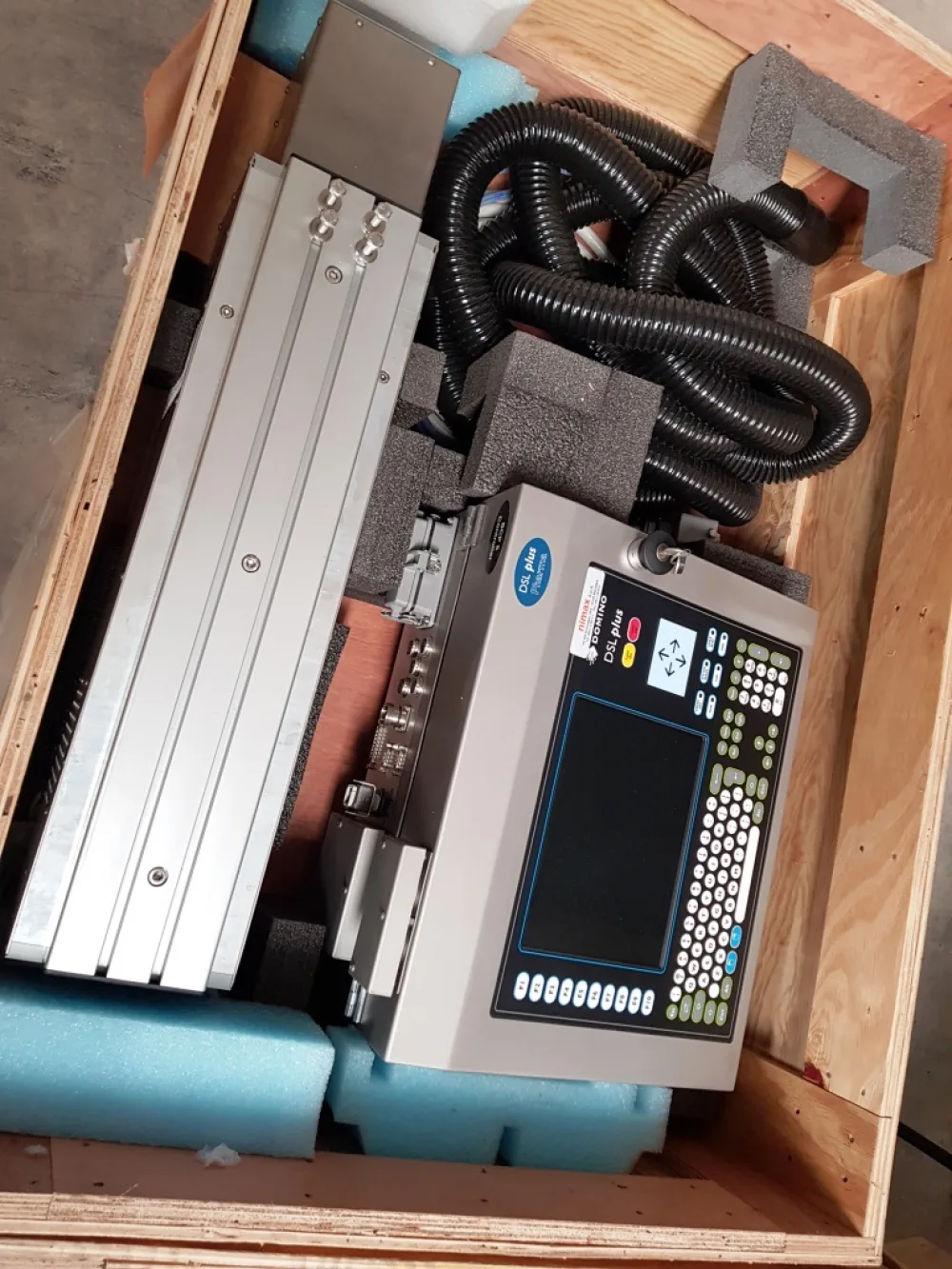MARCATORE CODIFICATORE LASER – DOMINO – MOD. BCP5 DPX1000