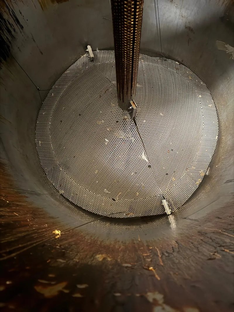 2000-LITER JACKETED, INSULATED STAINLESS STEEL REACTOR WITH AGITATION AND ELECTRIC HEATERS