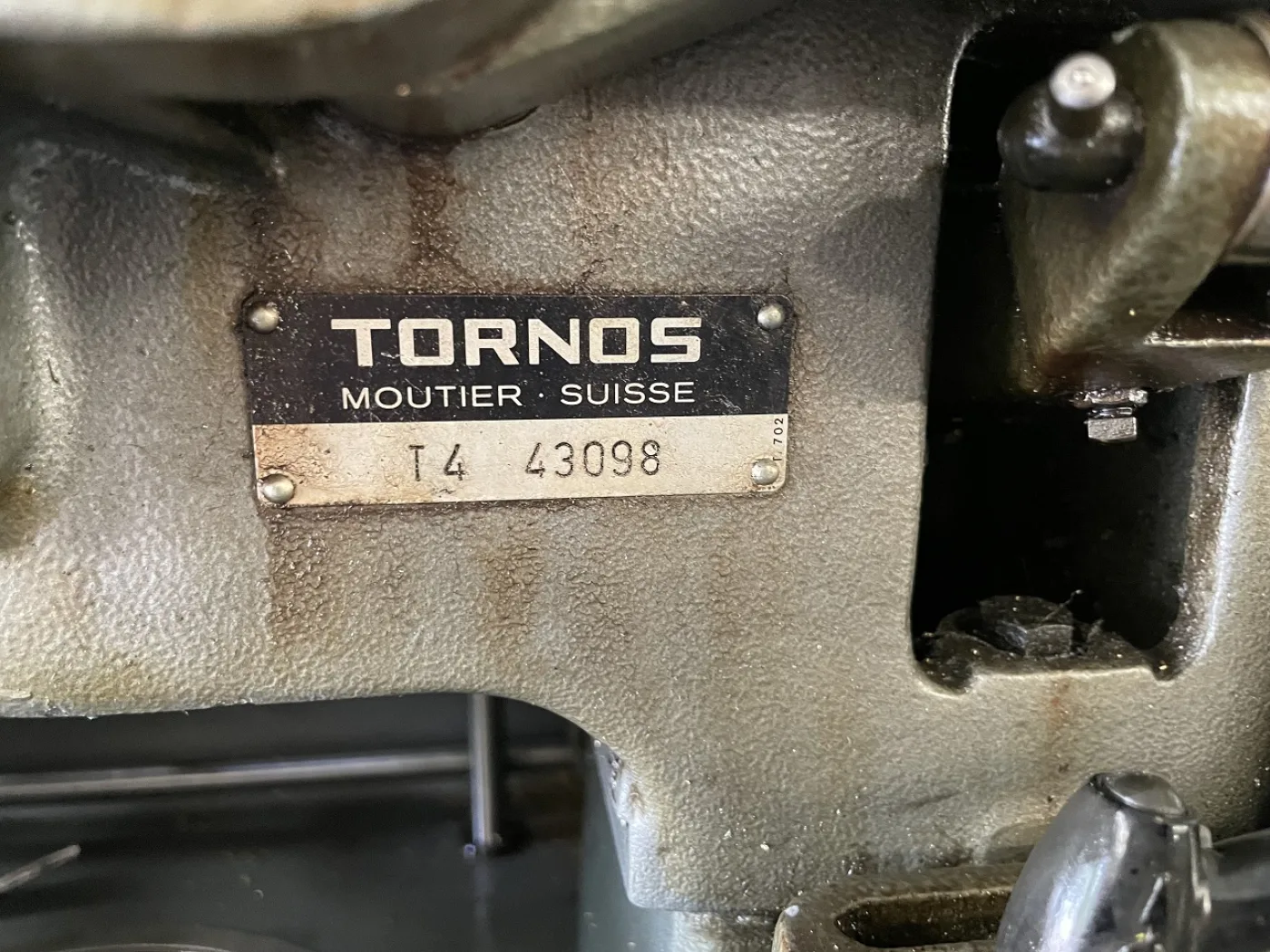 TOUR AUTOMATIQUE A DECOLLETER “TORNOS” TYPE T-4 - 8