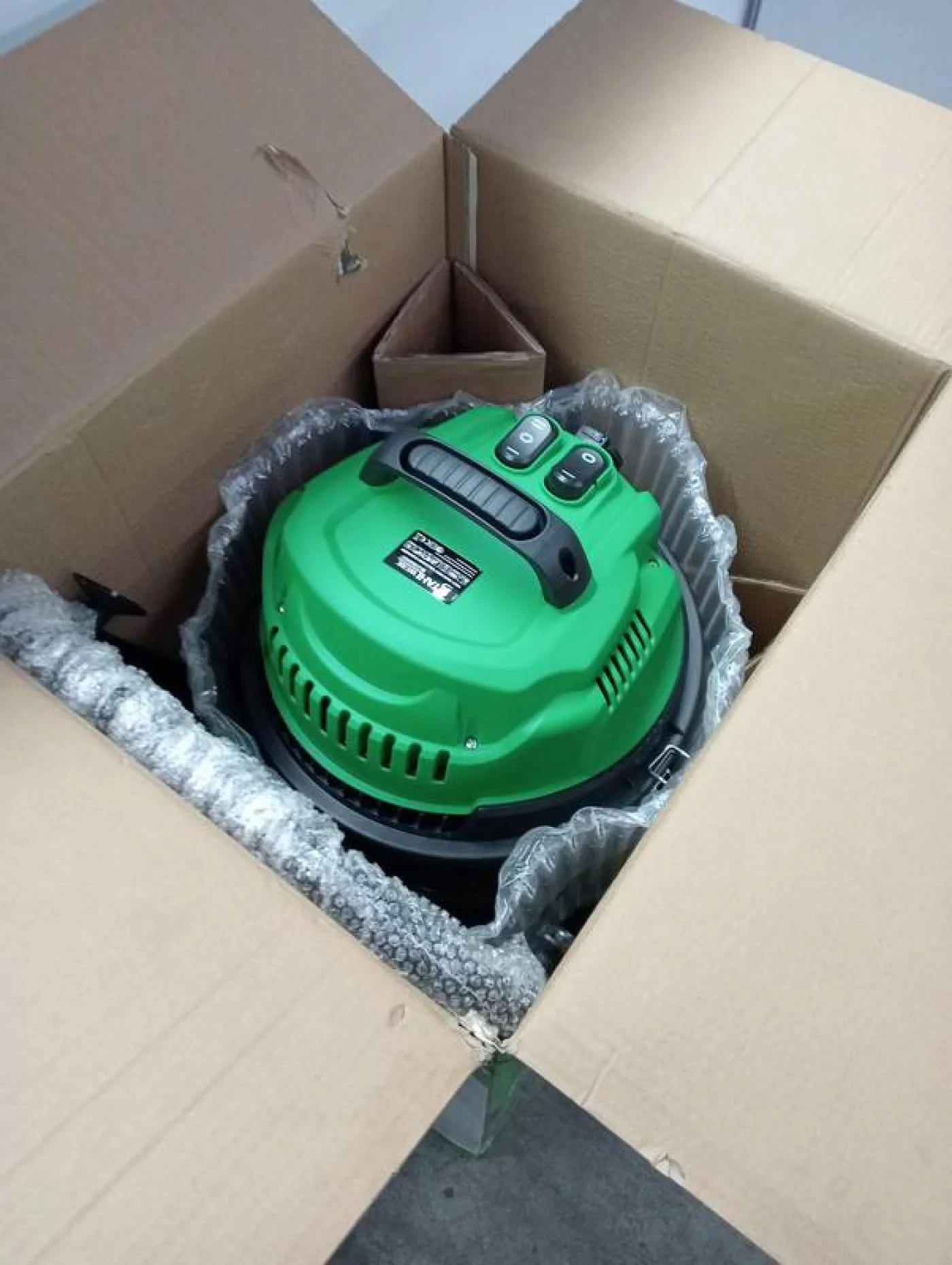 Vacuum cleaner. Wet and dry - 5