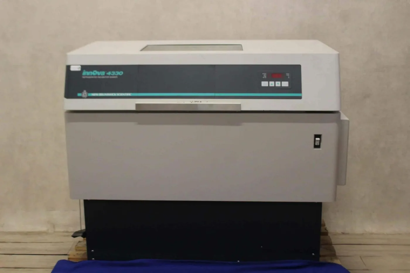 New Brunswick Innova 4330 Gekoelde Schudbroedstoof - 1