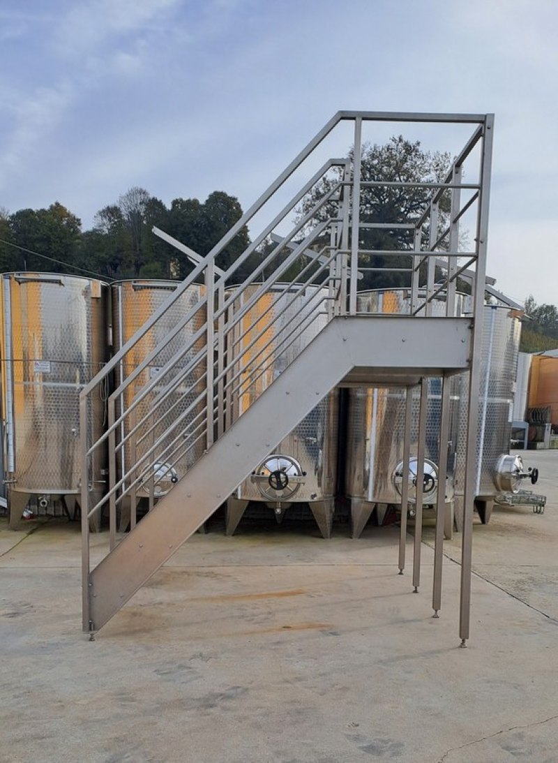 STAINLESS STEEL LADDER WITH SIX STEPS, SECOND-HAND EQUIPMENT