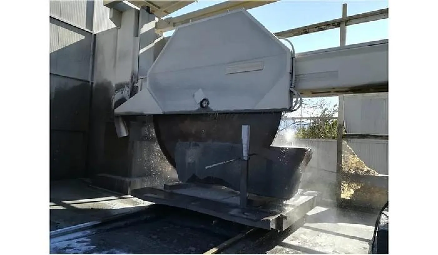 2004 GMM GIGA 3500- - 3