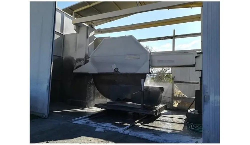 2004 GMM GIGA 3500-