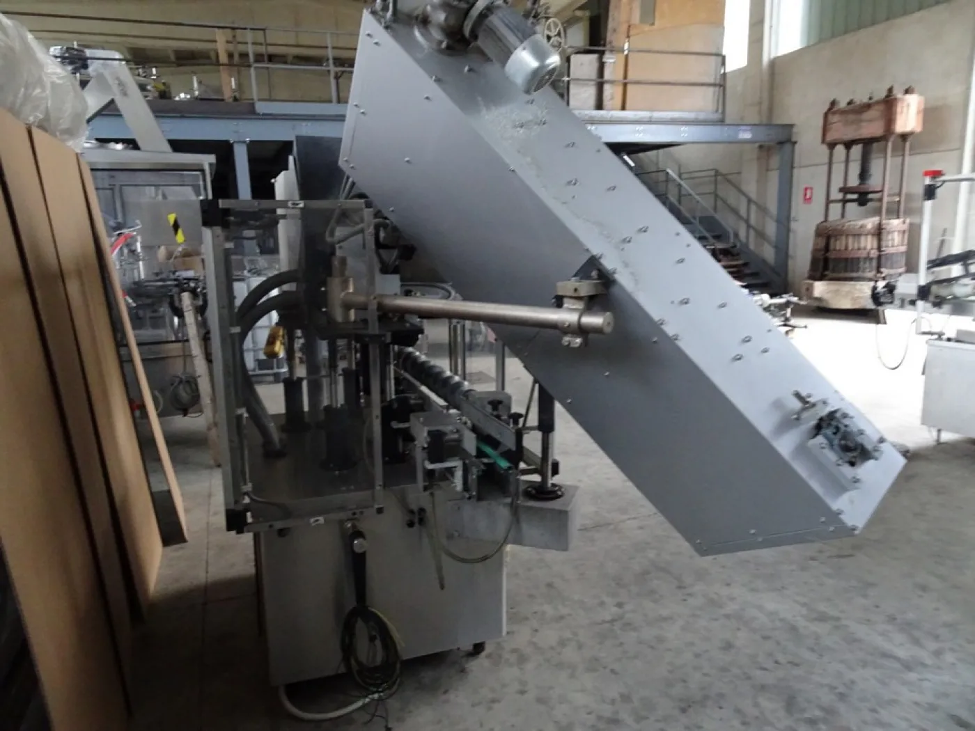 CAPSULE DISTRIBUTOR ROBINO AND GALANDRINO / ROBINO AND GALANDRINO SEALING MACHINE WITH THREE THERMAL HEADS, SECOND-HAND MACHINES - 5