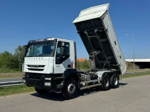 Iveco Trakker 410 6×4 Kipper