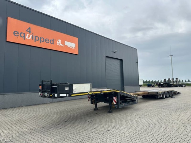 Broshuis 3ABSD Lowloader 3-axle / GVW: 59.000kg / Neck: 23.000kg / hydraulic steering + ramps + loading table / 4.60m extendable / winch / liftaxle
