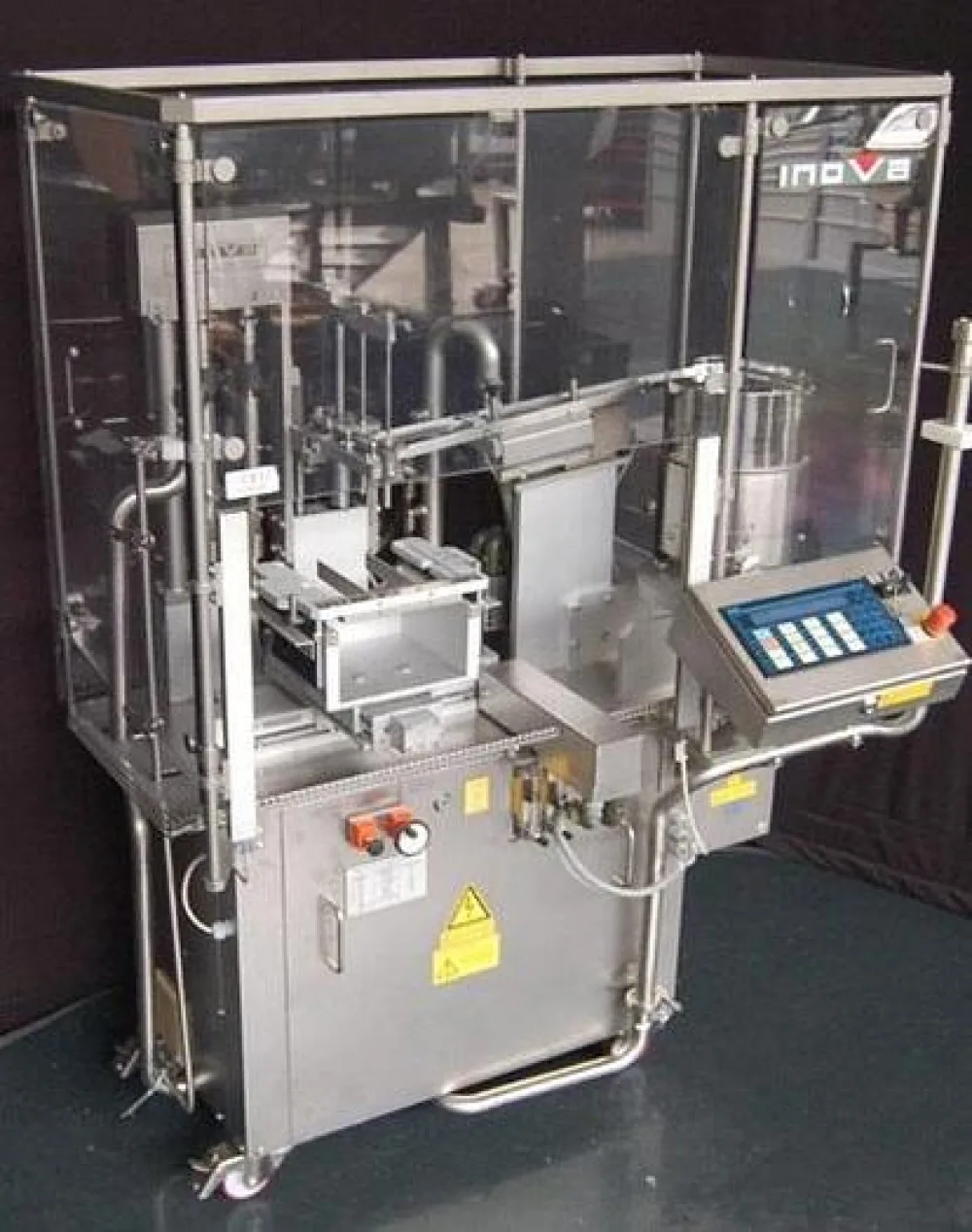 INOVA – Riempitrice per siringhe – SV 122 V
