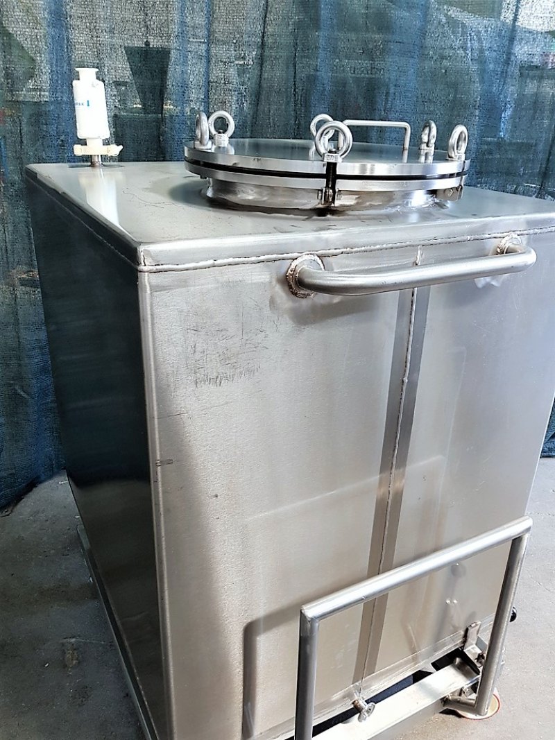 SERBATOIO CARRELLATO 800 LT