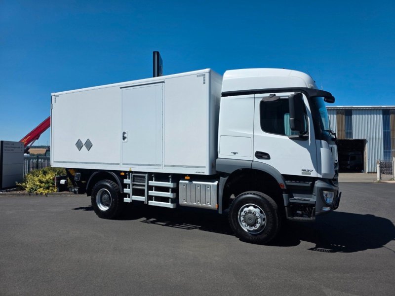 Mercedes Benz Arocs 1827 A 4x4 LBW Type-Treppe Schalter
