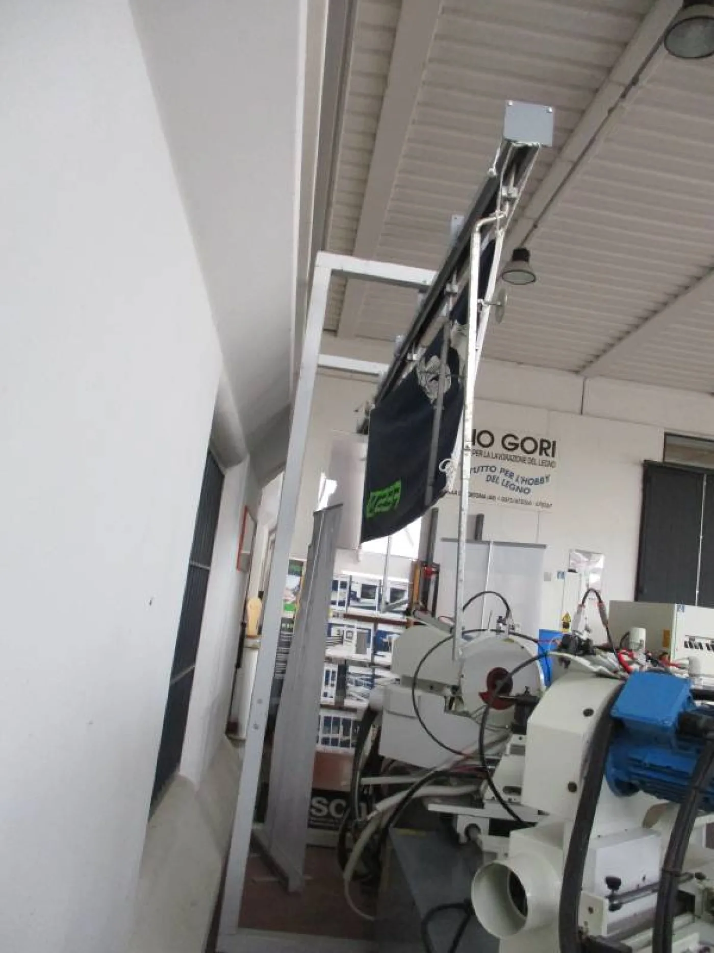 BINARIO PORTA GANCI COMPLETO DI GANCI - 1