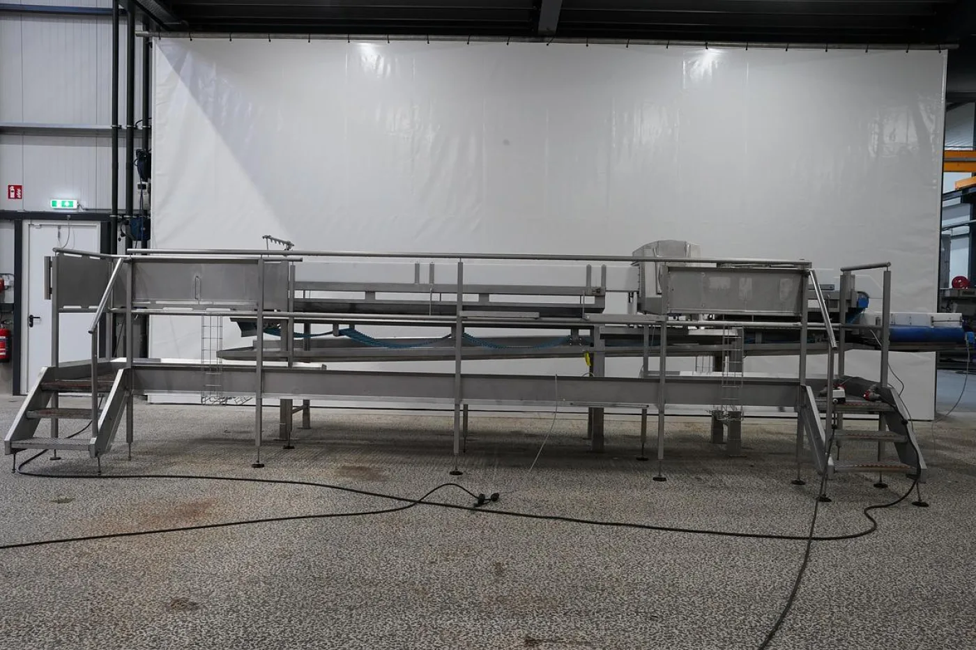 2009 Loma/Boldt transportband met metaaldetector op bordes - 2