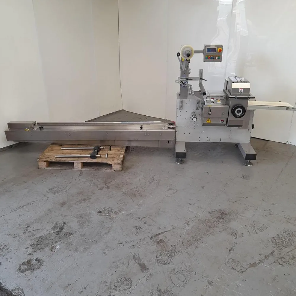 Delfin Flowpack with Conveyor