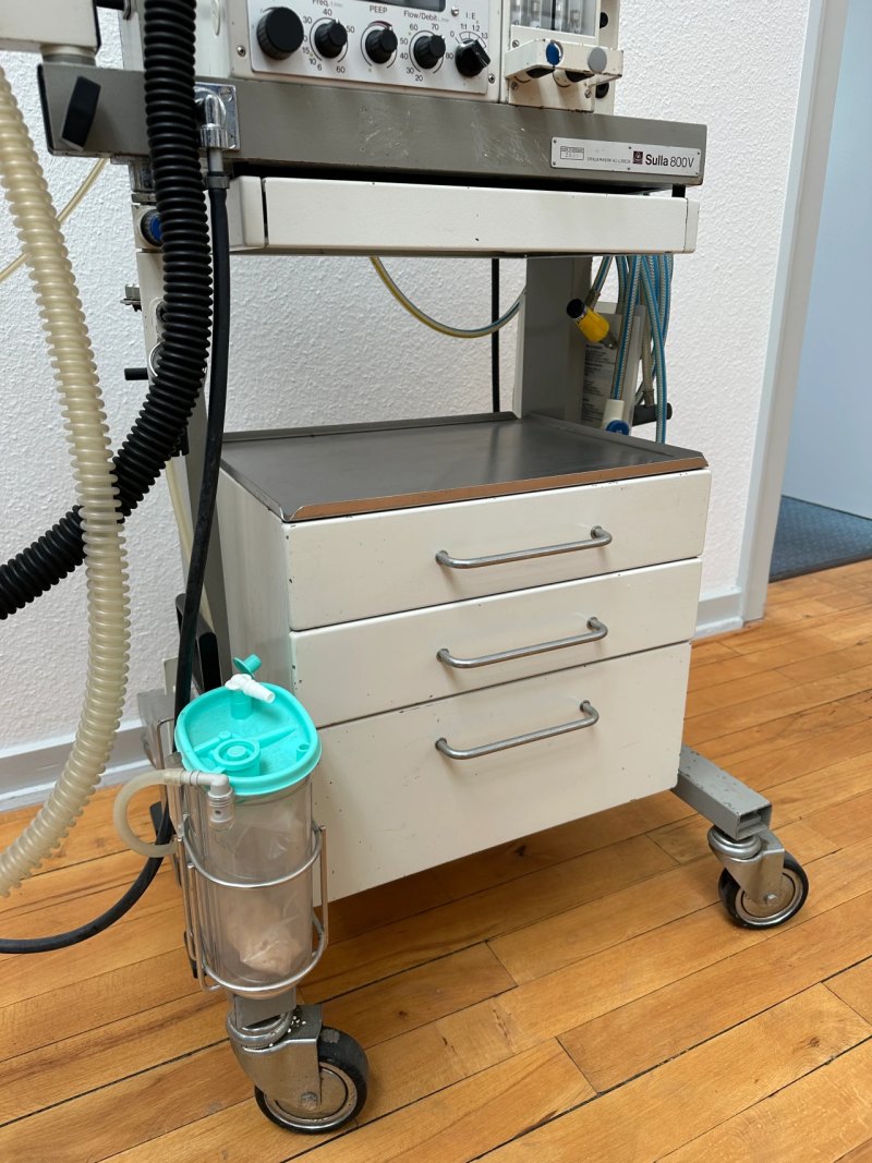Dräger Sulla 800 V Narkosebeatmungsgerät