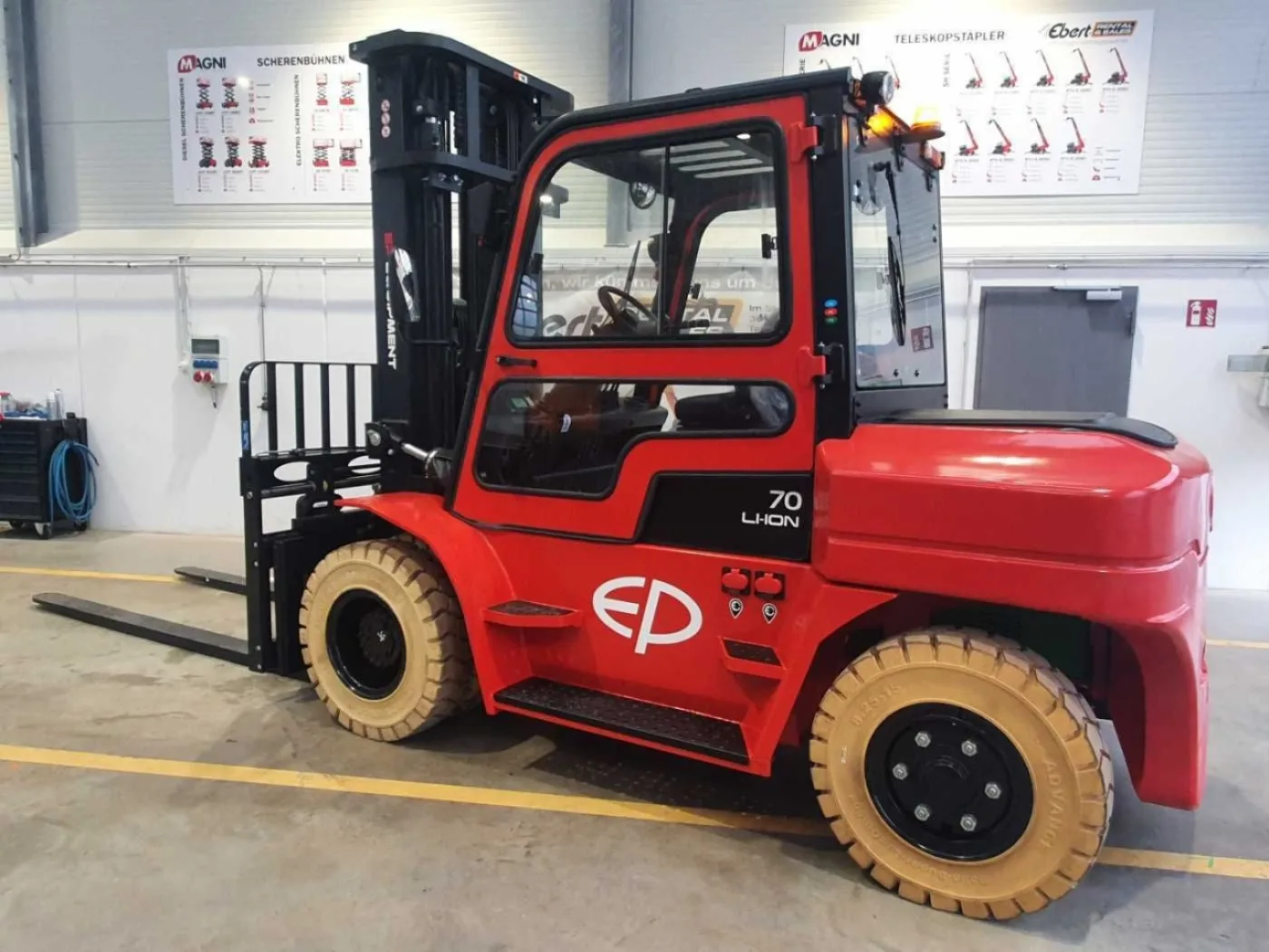 EP Equipment EFL 702 / 7T / Triplex: 5,40m / ZVG - 3