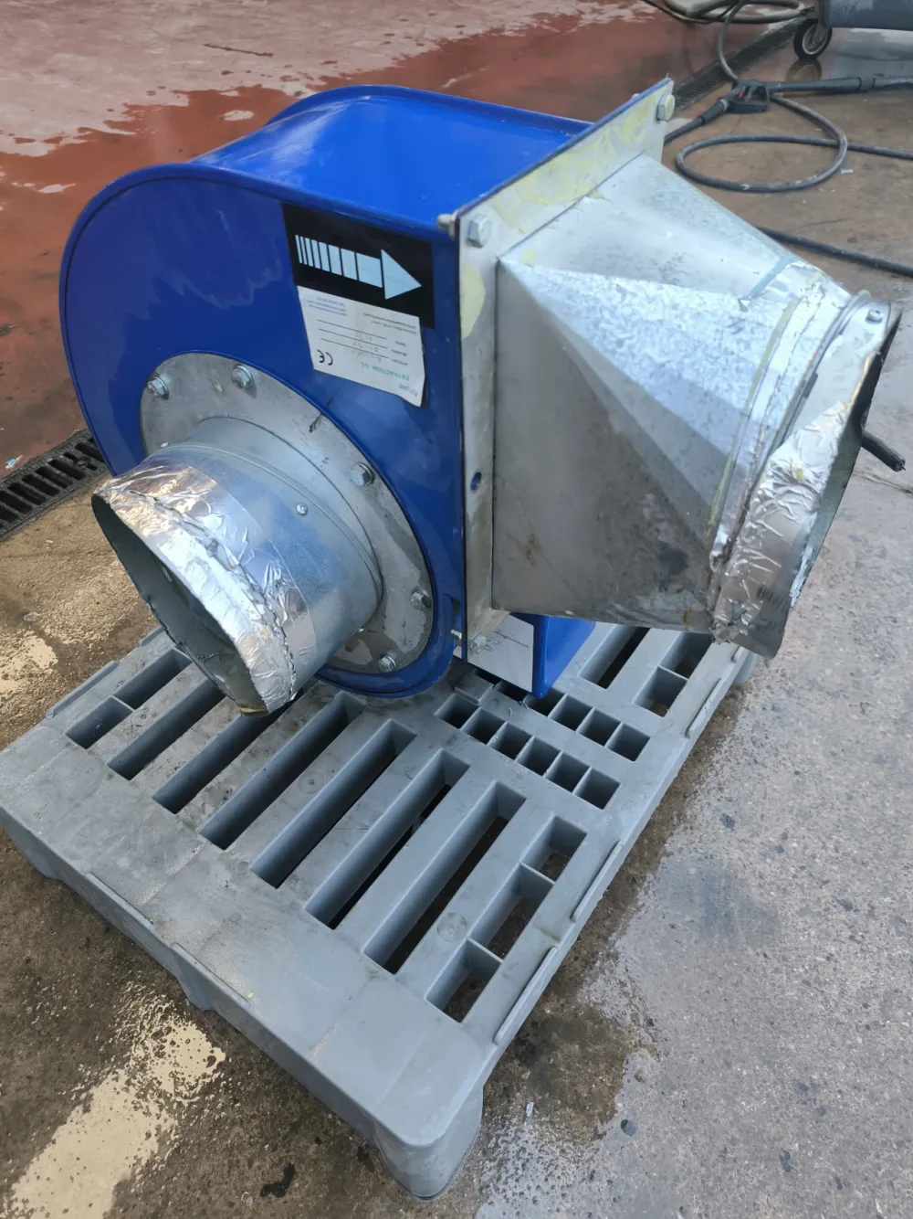 USED FUTURE EXTRACTION FU-3-0 INDUSTRIAL VACUUM CLEANER