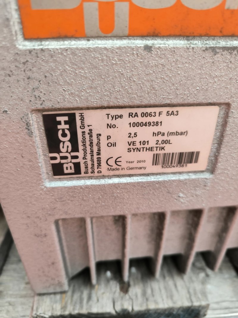 BUSCH RA 0063 F VACUUM PUMP