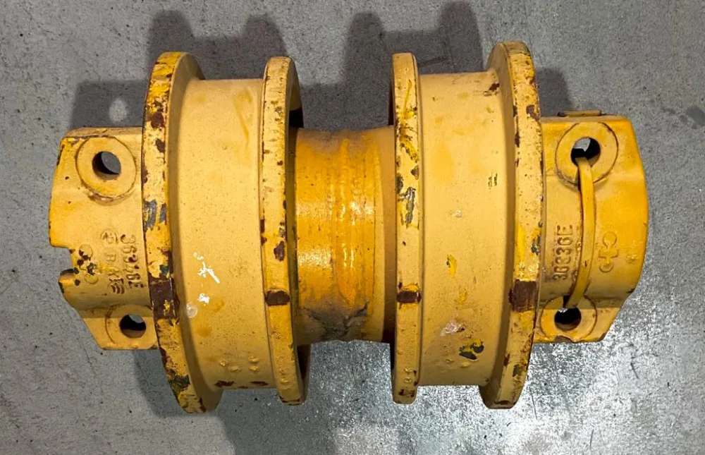 Laufrolle / Trackroller Doppelflansch für Komatsu D 65
