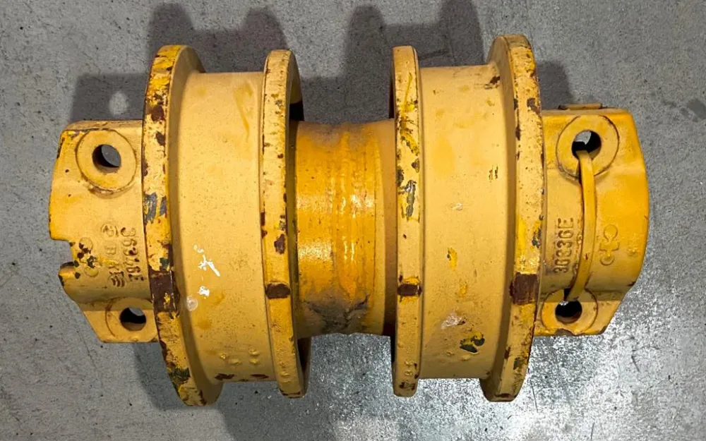 Laufrolle / Trackroller Doppelflansch für Komatsu D 65