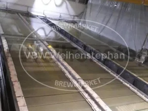 Salt bath with integrated cooling and circulating system