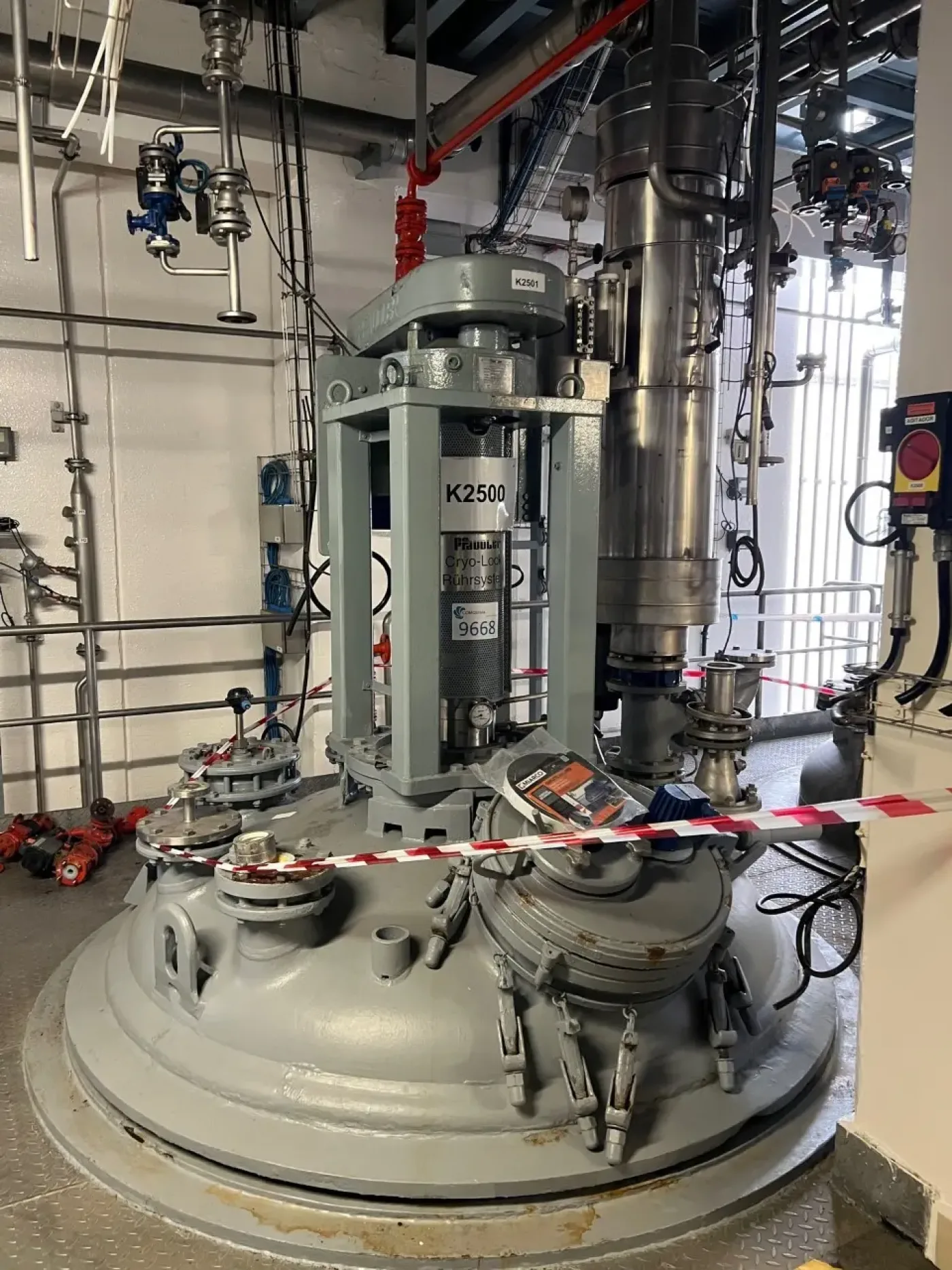 USED PFAUDLER ENAMEL REACTOR BE6300 - 4